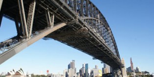 Robots clean the Sydney Harbor bridge