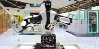 Comau launches Amico humanoid robot at EMO