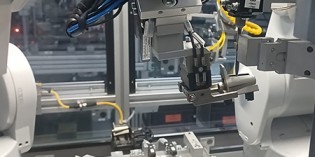 Complex robot applications simply implemented