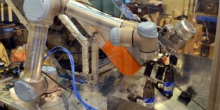 Multi-application robot is easy to program