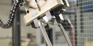Flexible cable carriers ensure reliable robotics