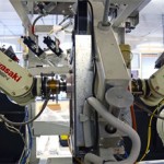 Articulated robot helps make textile products