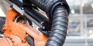 Igus Triflex RSE prevents loops at the robot’s wrist