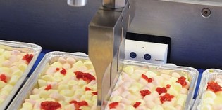 Mitsubishi robot addresses cake slicing challenge