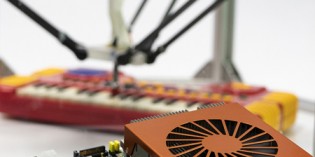 Congatec and RTS make a robot play piano